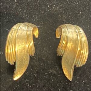 Elegant Trifari Clip On Gold Earrings